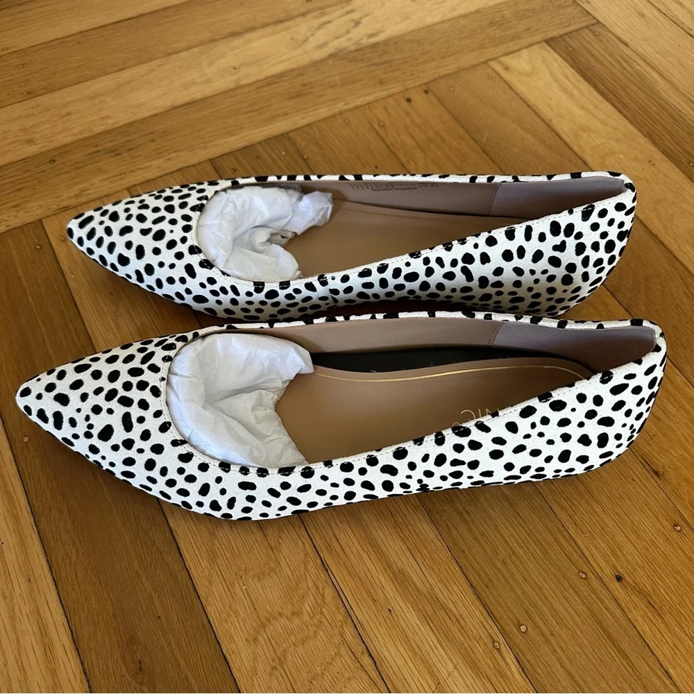 Vionic White and Black Dalmatian Print Pointed Toe Flats